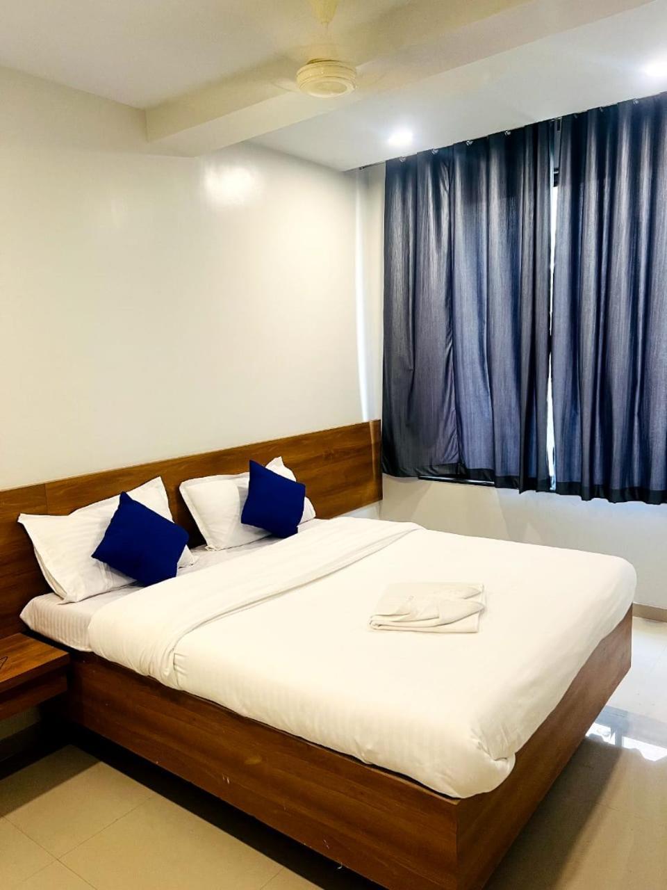 Hotel Sai Smruti شيردي المظهر الخارجي الصورة